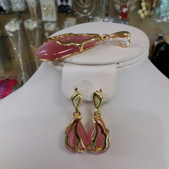 Earrings - Picture 3 of 3